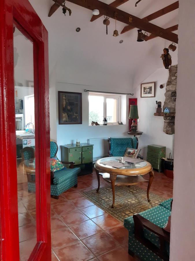 Back2roots - Beautifully Restored Cottage, Doochary